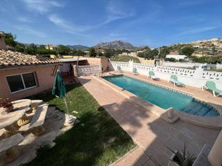 Xalet a Busot. Chalet en venta en urbanización llano pastores