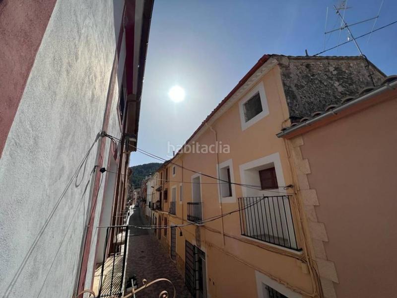 Foto 16f98ec8-3633-4c39-91bd-ad0091cde5a7. Casa amb calefacció a Penàguila