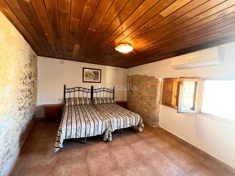 Foto 243abe8f-1960-4b2a-8b8b-22945d3a83d4. Casa amb calefacció a Penàguila