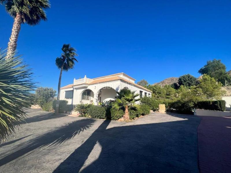 Foto 96c293c6-4c40-4ace-b7d2-ef88cecc4ef8. Chalet  en venta en la cañada en Cañada del Fenollar Alicante