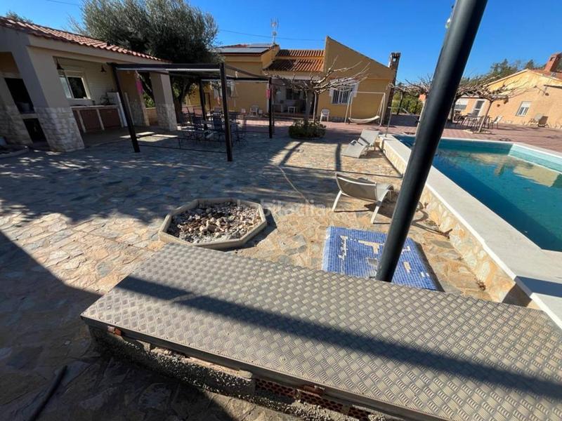 Foto 9c460a7b-1b3b-42bb-b268-d44c2d5f1131. Chalet con parcheggio piscina in Moralet Alicante