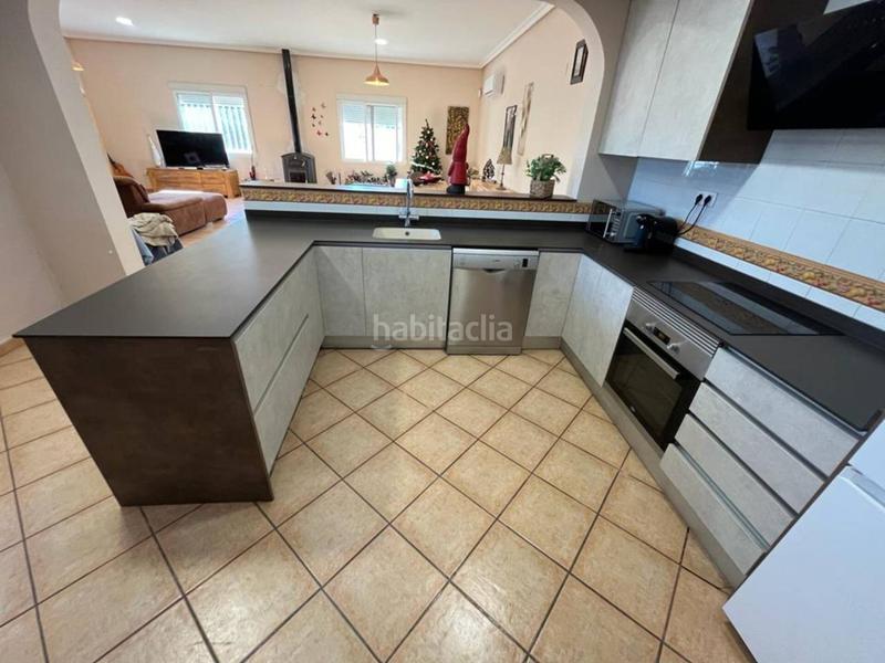 Foto d8b6c45d-76fc-4f7b-9df8-7e83a0ca75ad. Chalet con parcheggio piscina in Moralet Alicante