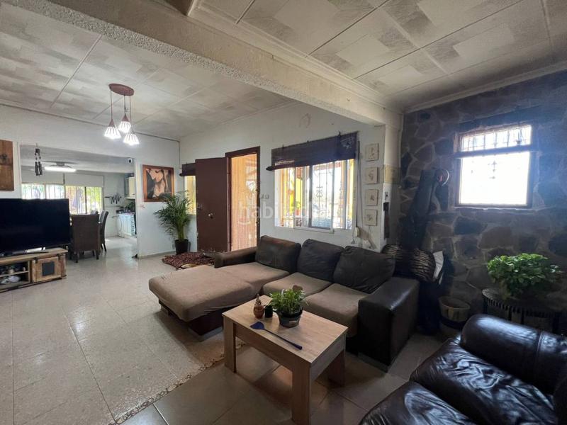 Foto 2900575b-c67d-47a0-a118-11fc8027becb. Chalet con parcheggio piscina in Cañada del Fenollar Alicante