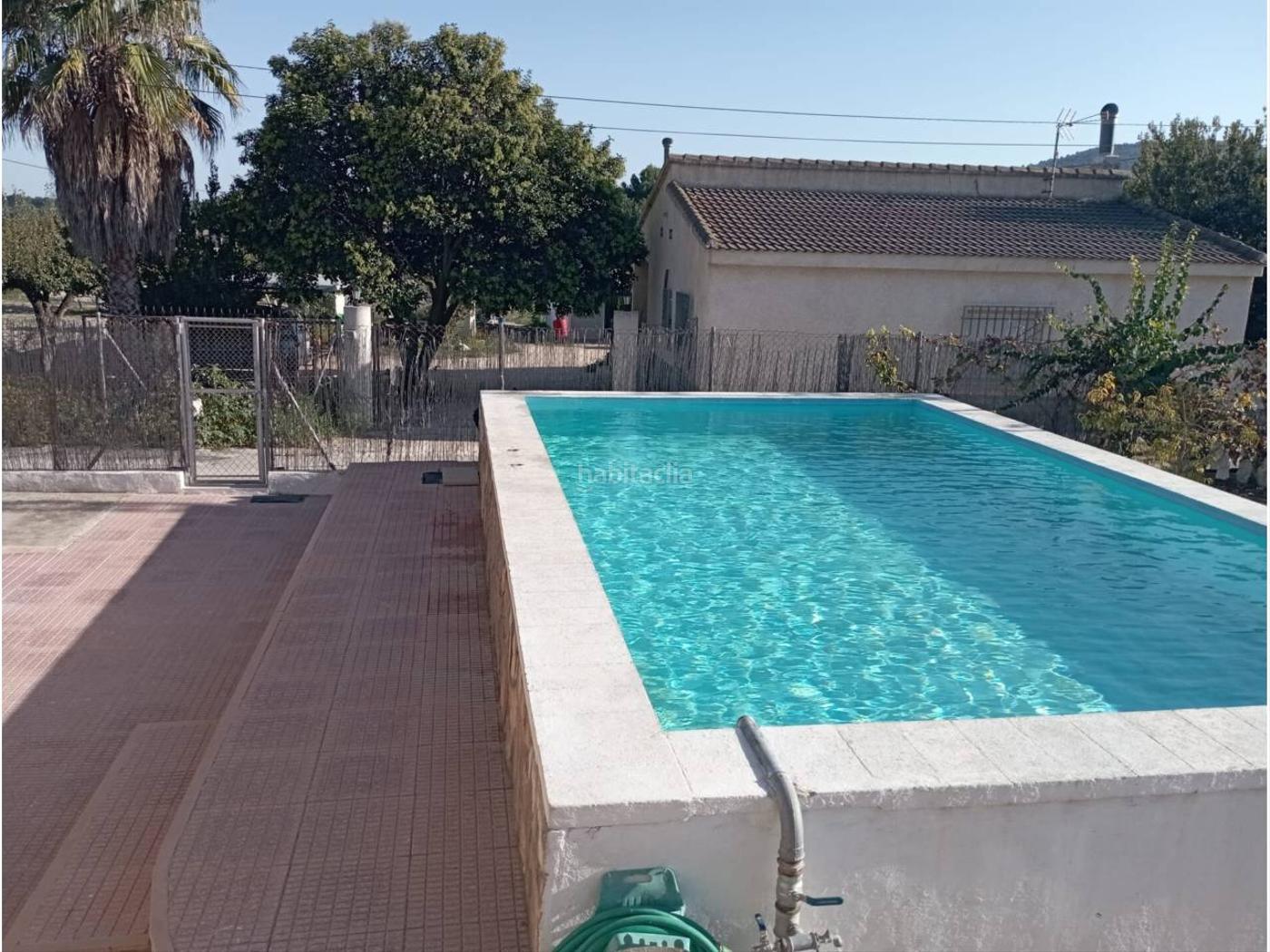 Venta de villa en Onil Onil