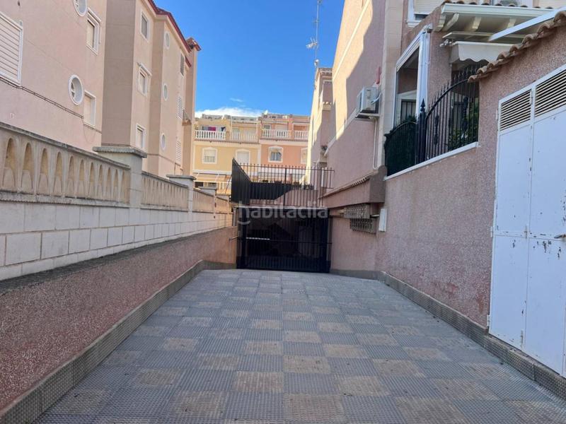 Foto 4f12be6d-b38e-457a-8e95-94efab01d8c0. House with parking in Calas Santiago Bernabeu Santa Pola