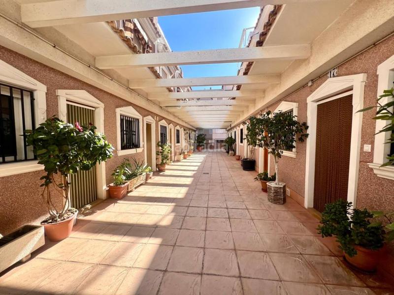 Foto 95a0fb25-49fa-441b-834a-b73bf88fbc02. House with parking in Calas Santiago Bernabeu Santa Pola