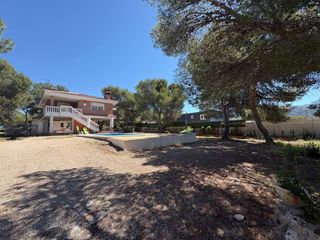 Xalet a Tibi. Chalet en finca terol