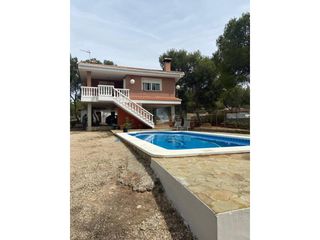 Chalet in Tibi. Chalet en finca terol