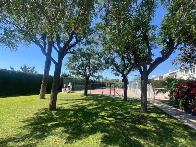 Foto 8502caec-779d-4bb0-8695-9117bc67b747. Casa adosada  en venta en campello playa en Campello (el)