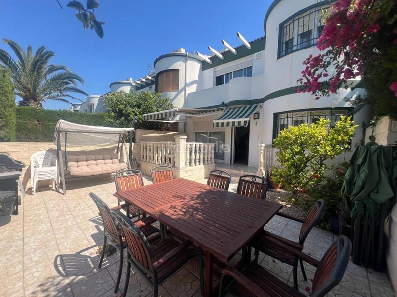 Foto 92f2bb42-7513-45a3-8810-a0003d1fba27. Casa adosada  en venta en campello playa en Campello (el)