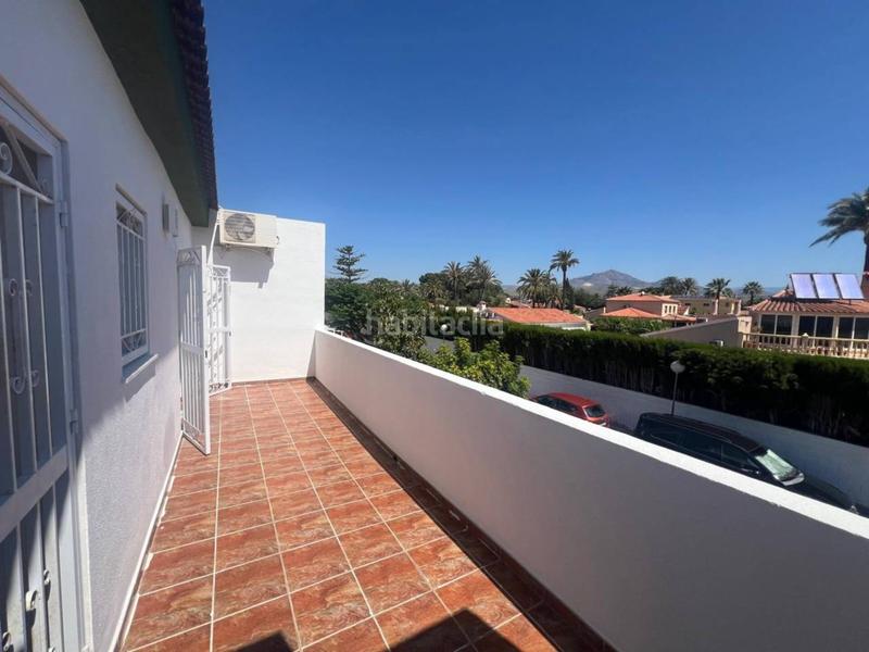 Foto a60d24d2-0d9f-4635-b235-cd73c6d7ec1d. Casa adosada  en venta en campello playa en Campello (el)