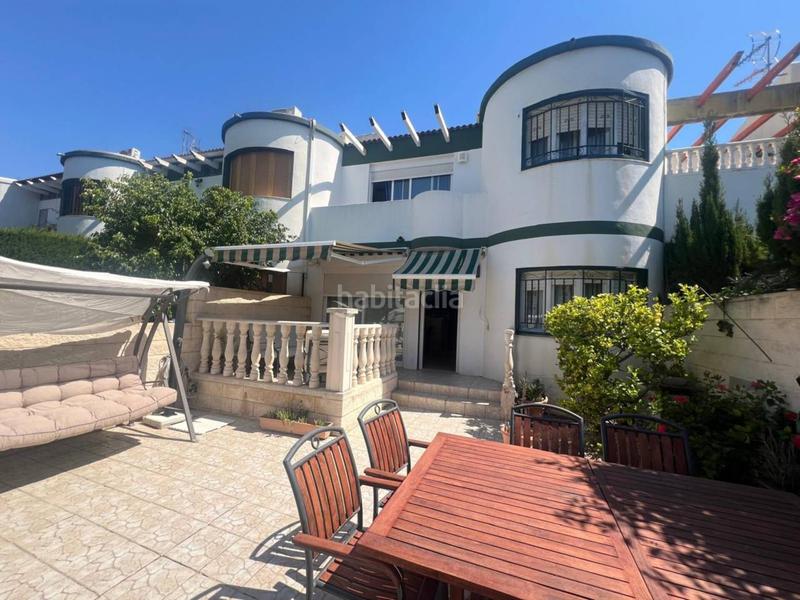 Foto aa9f89bc-089b-462e-8fb5-42db4f6da64b. Casa adosada  en venta en campello playa en Campello (el)