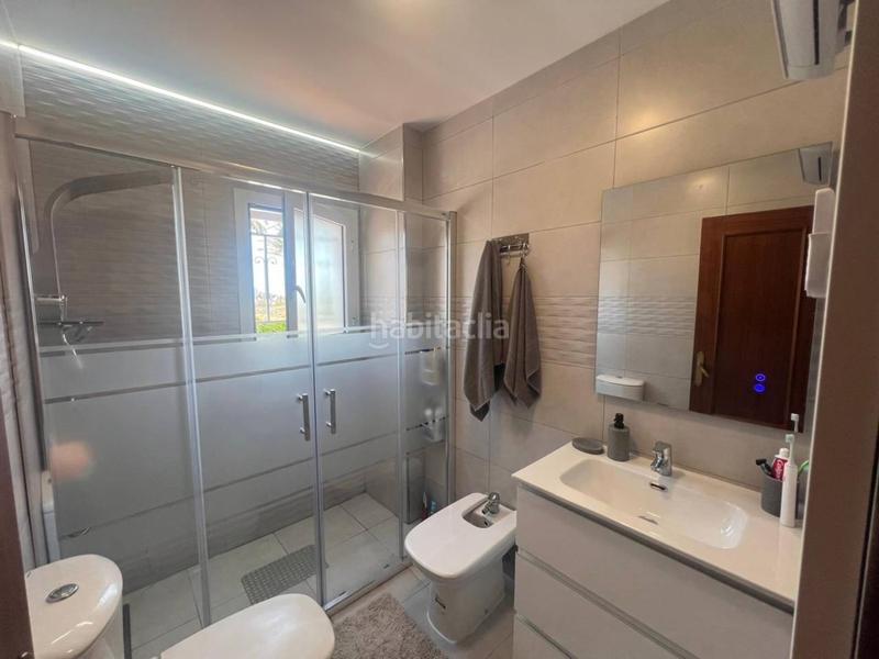 Foto bce9c3e1-319d-4353-bf1c-eae6d6339f63. Casa adosada  en venta en campello playa en Campello (el)