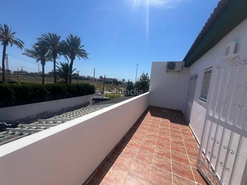 Foto fb6b62db-1220-45fe-8f1a-fc2d17243fb7. Casa adosada  en venta en campello playa en Campello (el)