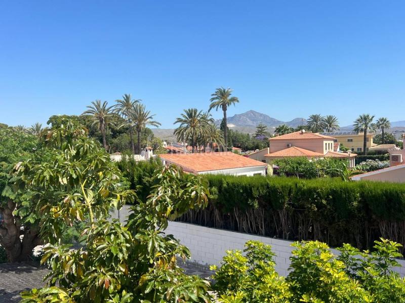 Foto d2a9fe5b-bb91-4a83-aa61-d445f6026f50. Casa a schiera con parcheggio piscina in Cabo de las Huertas Alicante