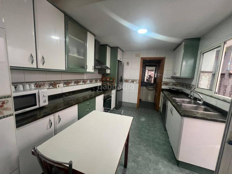 Foto f4b37b7a-1b50-4dd8-9d3c-6973fce60939. Casa a schiera con riscaldamento in San Gabriel Alicante