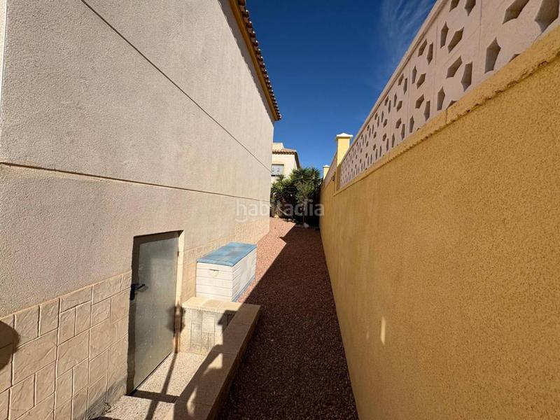 Foto 7a2788aa-c068-4b18-ace5-3412dbbb5f7b. Chalet  internacional en Castalla