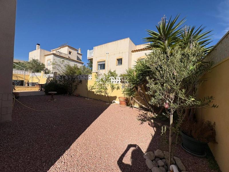 Foto 87f5bda9-d643-40d6-8e9d-436ecb5f85fb. Chalet  internacional en Castalla