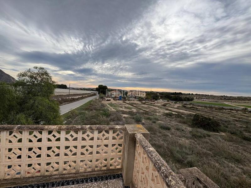 Foto 63d9df35-b0a0-41b9-95d6-feb5ccb95c4c. Bauernhof mit parking in Rebolledo Alicante