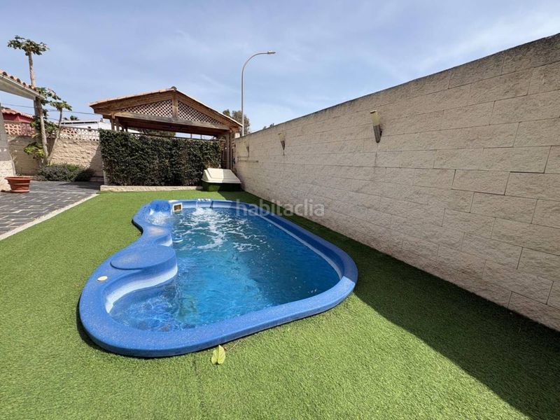 Foto 58e75771-e789-4ee0-ac8f-84ee027a22b7. Xalet amb aparcament piscina a Playa Muchavista Campello (el)
