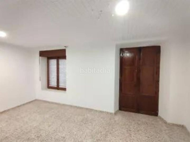 Foto 6c473a21-5135-48e8-bc79-4b61bc7faa79. Casa adossada a Ibi