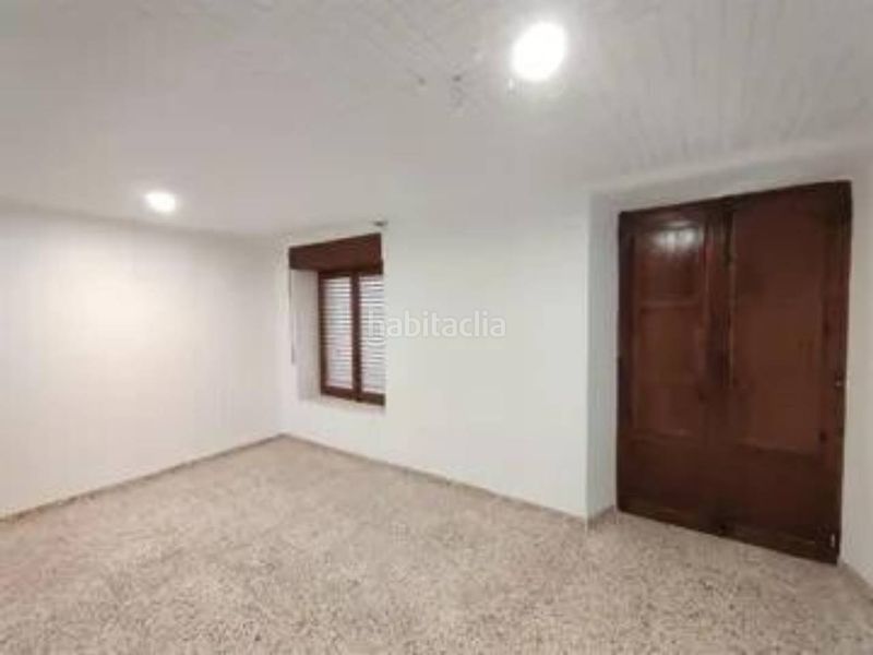 Foto f839b3a1-cddb-4544-8d42-073648ec5dac. Casa adossada a Ibi