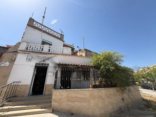 Casa en La Coca-La Nia-Vistahermosa. Casa unifamiliar en aspe