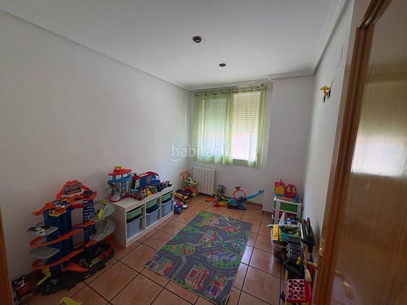 Foto c33c1245-cf9f-4519-9888-7f95ba0c97a9. Pis amb aparcament a Castalla