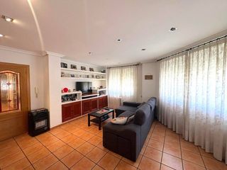 Flat  Calle vicente blasco ibáñez. Amplia vivienda con garaje en castalla
