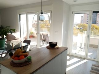 Miete Etagenwohnung in Campello Pueblo. Espectacular vivienda de 3 dormitorios, terraza y garaje en el c