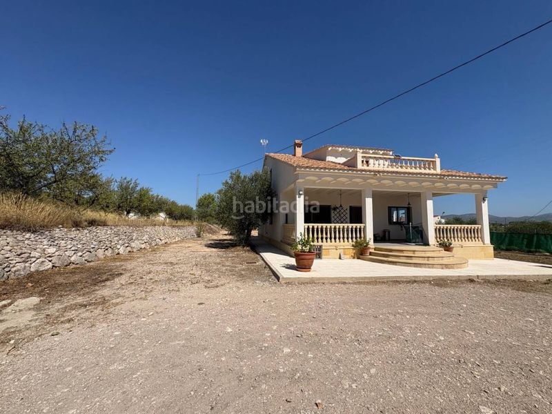 Foto 0d1c5654-20e9-4682-bdbe-52d8f35a8adf. Chalet  en Castalla
