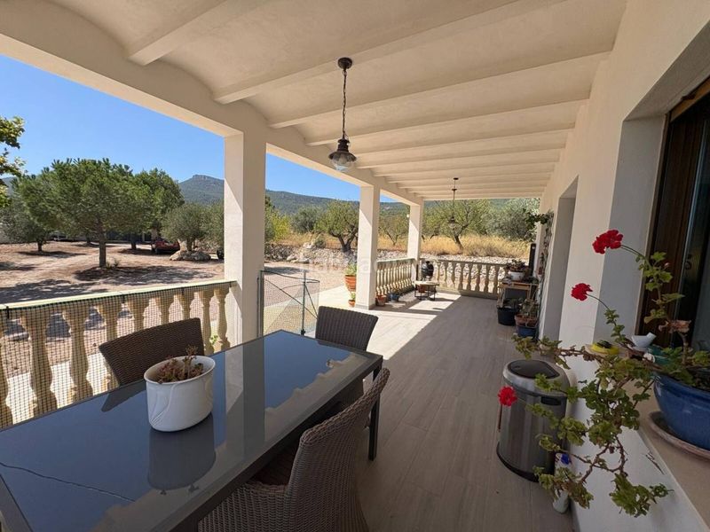 Foto 18a2e2bd-f72e-4f7c-9041-6cb76b714849. Chalet  en Castalla