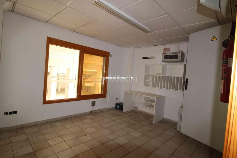 Foto 100cd2b8-c67c-4b98-af8c-c2a1d3a5ed9a. Local comercial a Altea ciudad Altea