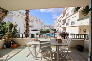 Apartamento en L´Olla. Amplio piso con terraza y garaje a pocos pasos del mar  cap negr