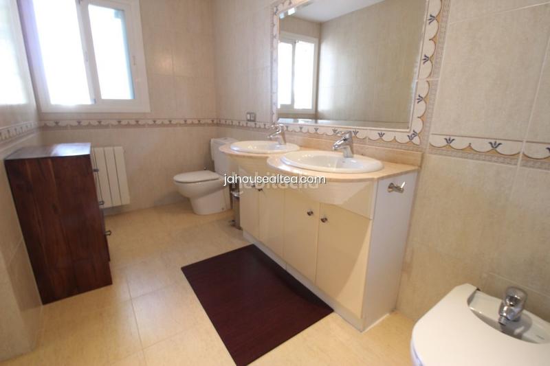 Foto 2c0f3465-105d-416a-8629-f2f9e7365832. Apartament amb calefacció piscina a L´Olla Altea