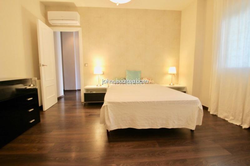 Foto 965bc636-1c42-4200-8b0c-7275f13af72a. Apartament amb calefacció piscina a L´Olla Altea