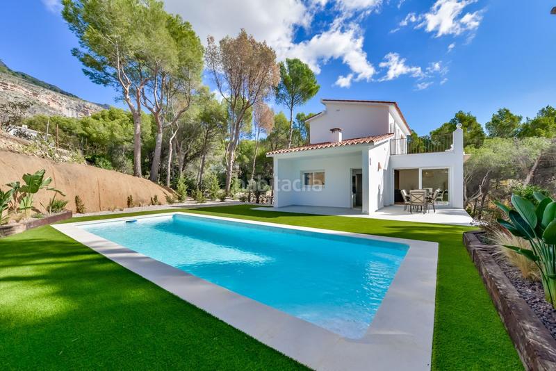 Foto 92fb8e42-8419-42e5-80b0-910e27a9f46a. Casa amb piscina a Altea la vella Altea