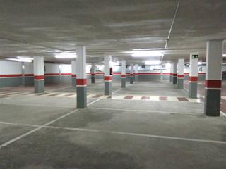 Location Parking voiture à Muralla sant domènec 18. Parking en alquiler en barri antic