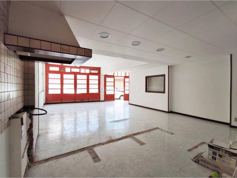 Foto 5acb38d7-8cff-4380-8e2b-3ccb2d649938. Local comercial local en venta en centrepasseig i rodalies en Manresa