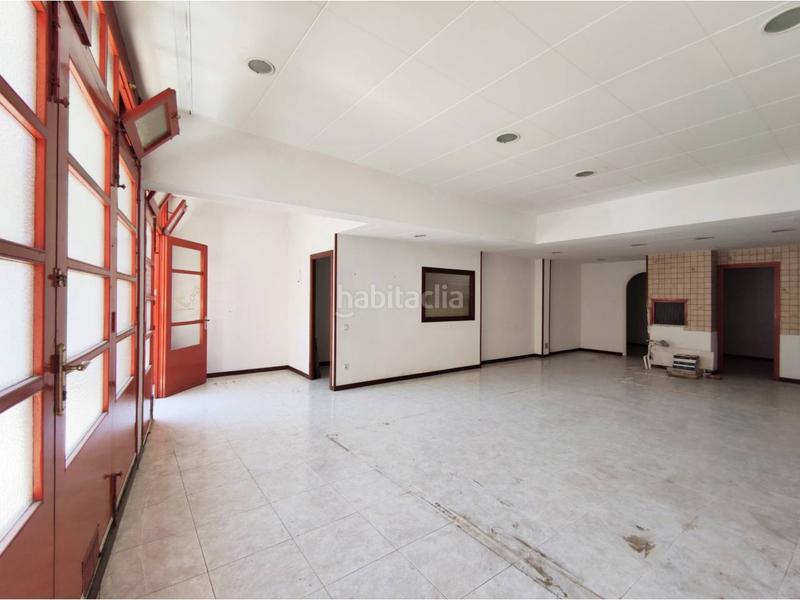 Foto 8d9ce953-aaf8-451d-a05b-56034ea83bd3. Local comercial local en venta en centrepasseig i rodalies en Manresa