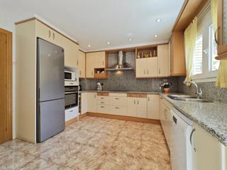 Casa adossada  Poeta mistral. Casa adosada en venta en poble nou