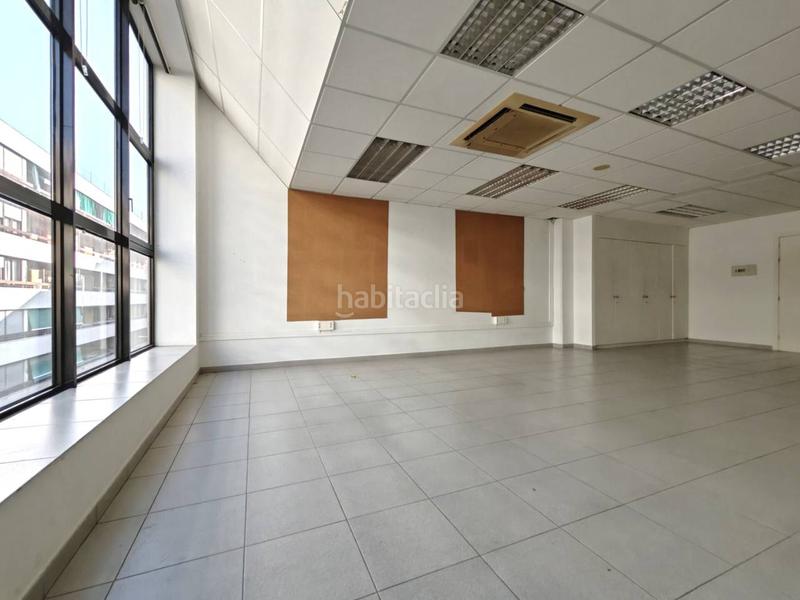 Foto e6a0455f-b684-48bf-a42f-266f28774eb5. Rent office space with heating in Centre - Passeig i Rodalies Manresa