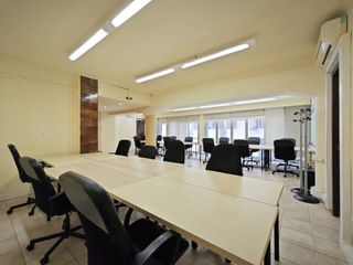 Office space  Calle saclosa. Oficina en venta en el centro de manresa