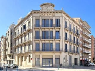 Locale commerciale in Carretera Cardona