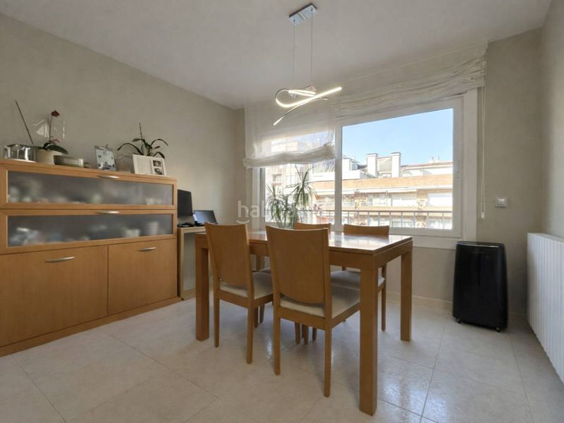 Foto a2598338-c936-4c35-94d2-4a7c4db471c5. Dúplex  con dos terrazas en venta en el paseo pere iii en Manresa