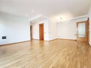 Rent Flat  Calle pep ventura. Piso en alquiler en illa verda.