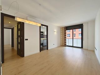 Rent Flat  Calle pep ventura. Piso de alquiler con piscina comunitaria, aparcamiento y traster