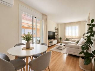 Flat  Calle francesc moragas. Pis en venta en valldaura08241
