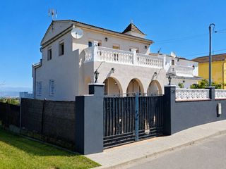 Casa  Calle podencs. Casa en venta en river park con vistas espectaculares y amplios