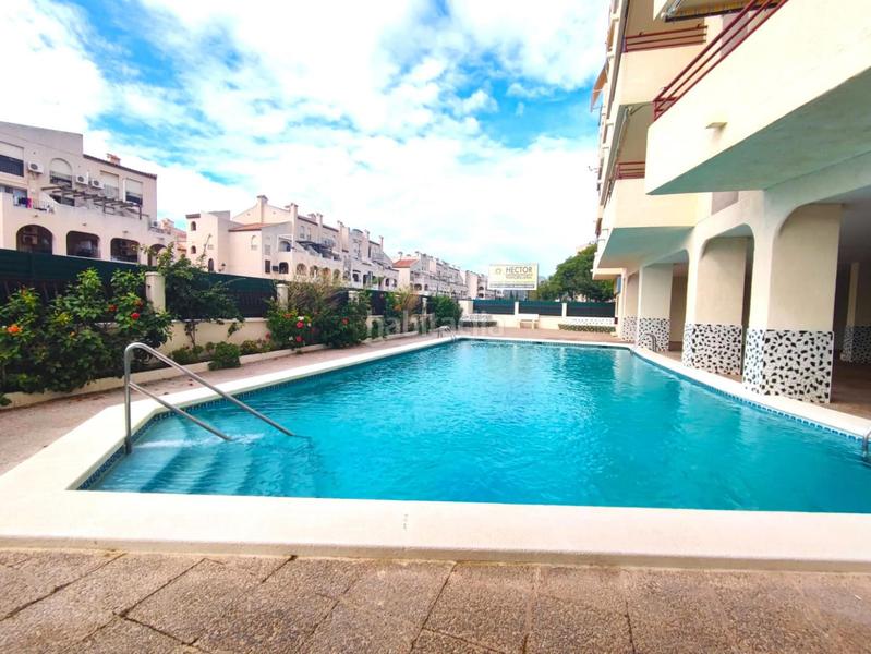 Foto c80b9edb-8998-4f89-8791-15e2ec672e12. Piso impresionantes vistas en primera linea de playa en Oropesa del Mar